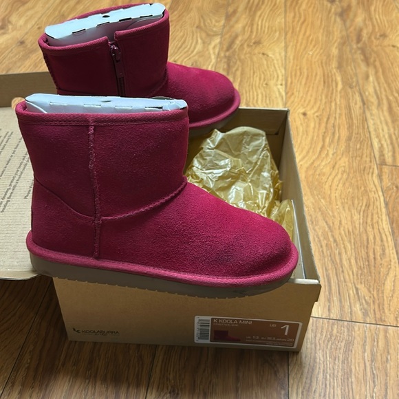 Koolaburra by UGG Girl’s Hot Pink Koola Mini | Size 1 - Picture 2 of 12